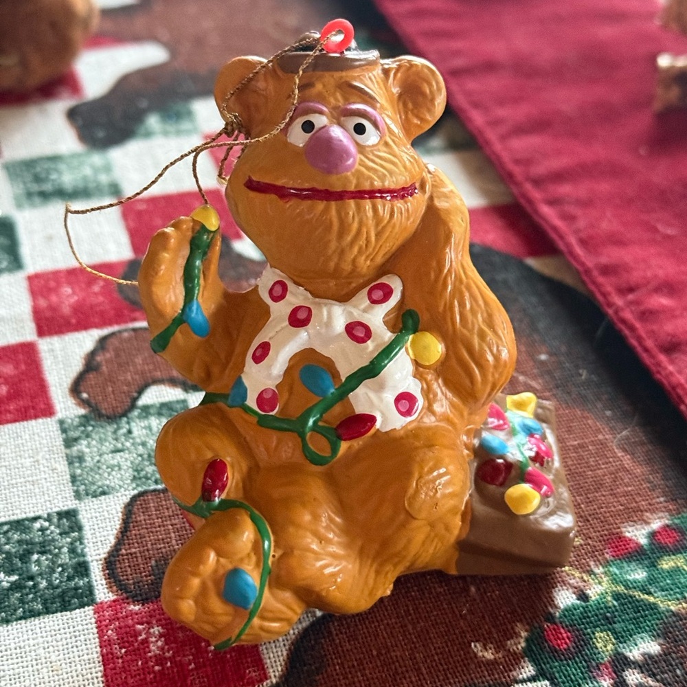 3” Muppets Henson “Fozzie Bear Tangled in Lights” Christmas Tree Ornament